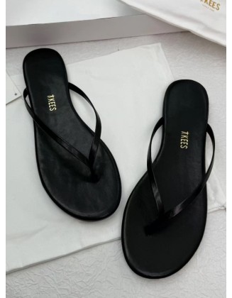 Daily versatile flip-flops with ankle socks