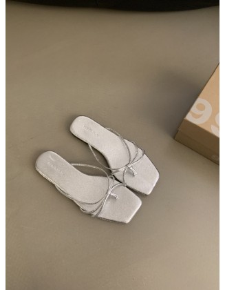 Stylish Versatile Closed-Toe Sandals for Outdoor Wear