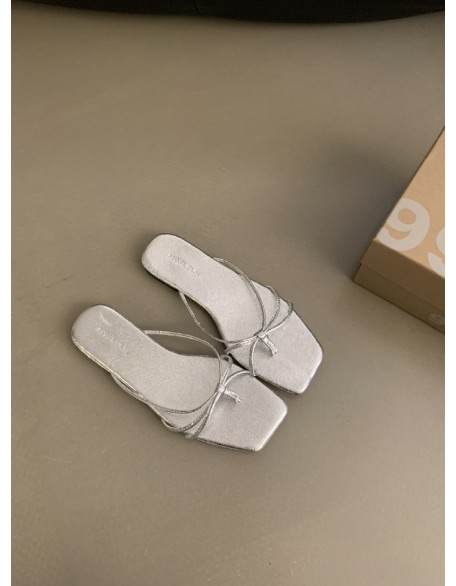 Stylish Versatile Closed-Toe Sandals for Outdoor Wear